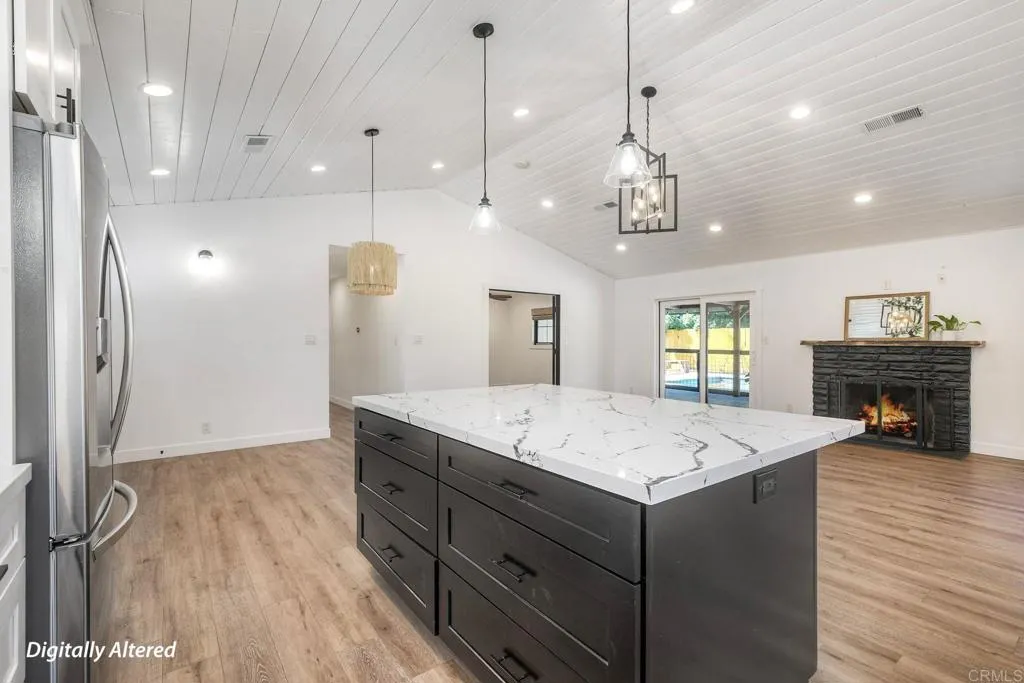 https://cdn.realtyfeed.com/cdn/127/306706514/3c40ec49578e7a35f9cf6f88ef1f0874.webp