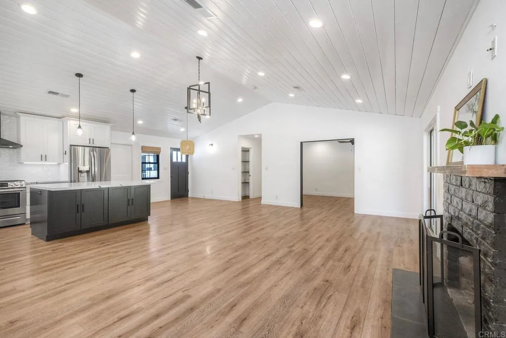 https://cdn.realtyfeed.com/cdn/127/306706514/9e6d1404e6b3e1fbe60ce000b3ac97bc.webp
