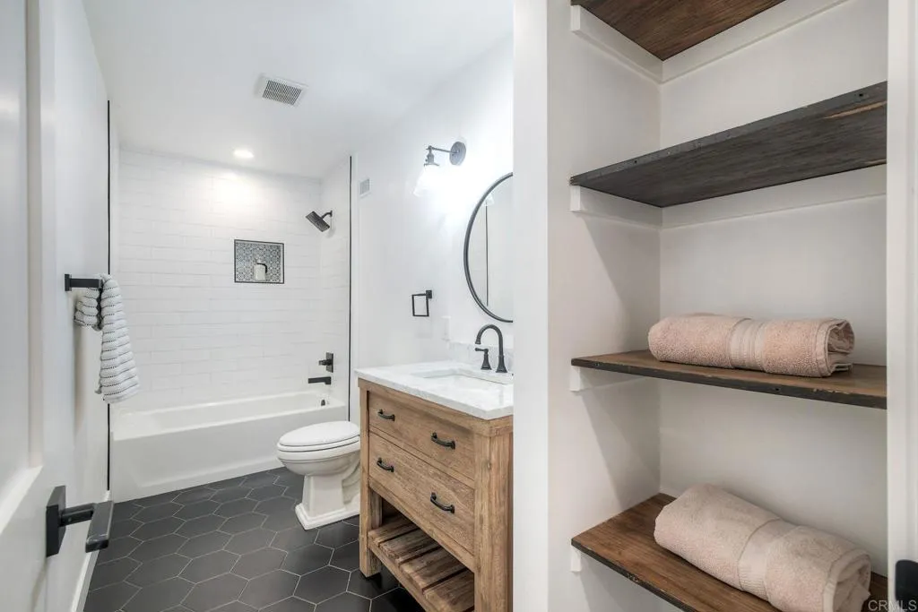 https://cdn.realtyfeed.com/cdn/127/306706514/e1a4cb8cf5c9a2d76d318ee11e754a32.webp