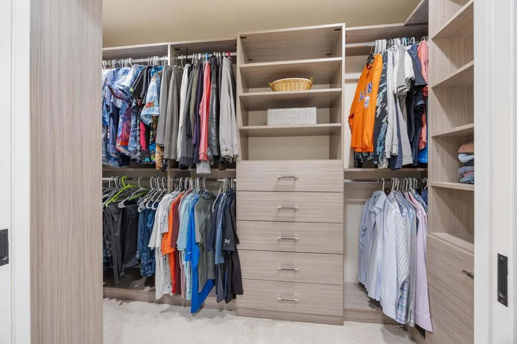 https://cdn.realtyfeed.com/cdn/127/306706536/33fe71368eba3c61cd7ee4e979f06241.webp