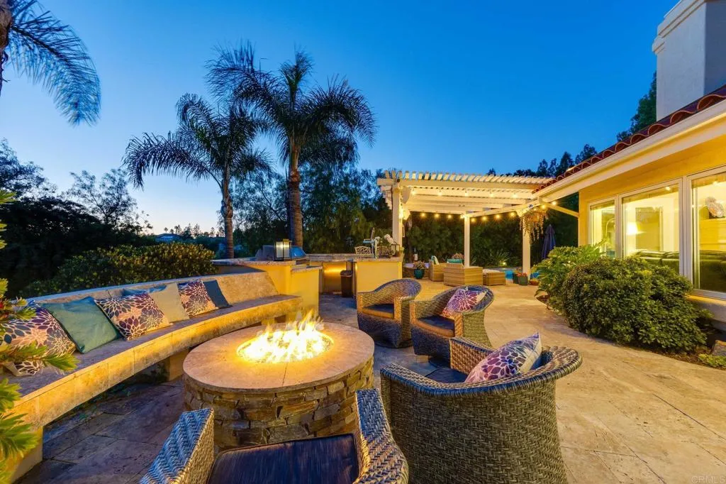 https://cdn.realtyfeed.com/cdn/127/306706536/8cbff9ce8a371f583b20a7bd183ac370.webp