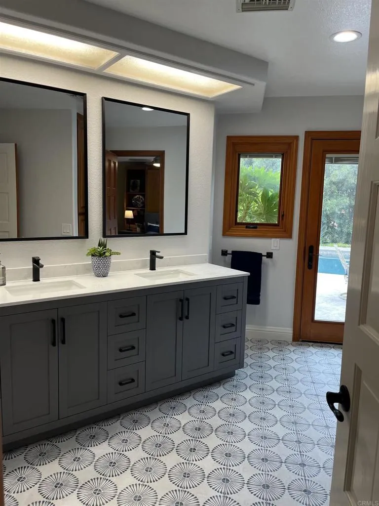 https://cdn.realtyfeed.com/cdn/127/306706536/cc36b8f9e4cb8455668ed9a24606ef96.webp