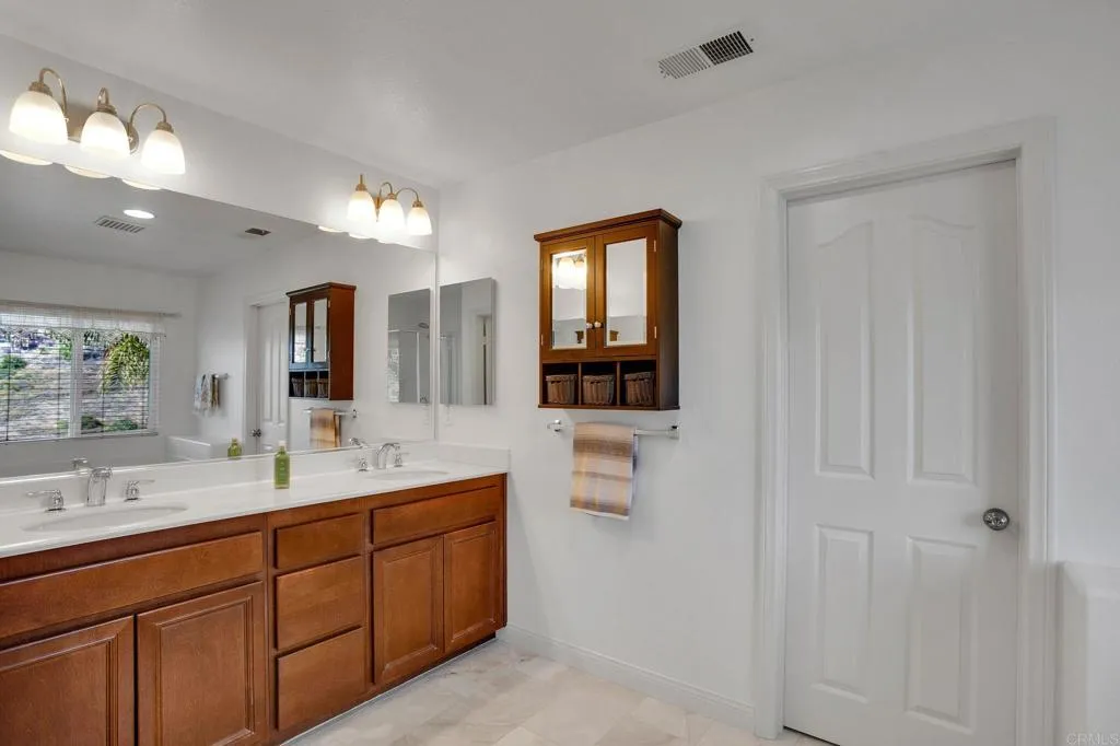 https://cdn.realtyfeed.com/cdn/127/306706548/6516336857d564747104e671a4a42ca2.webp