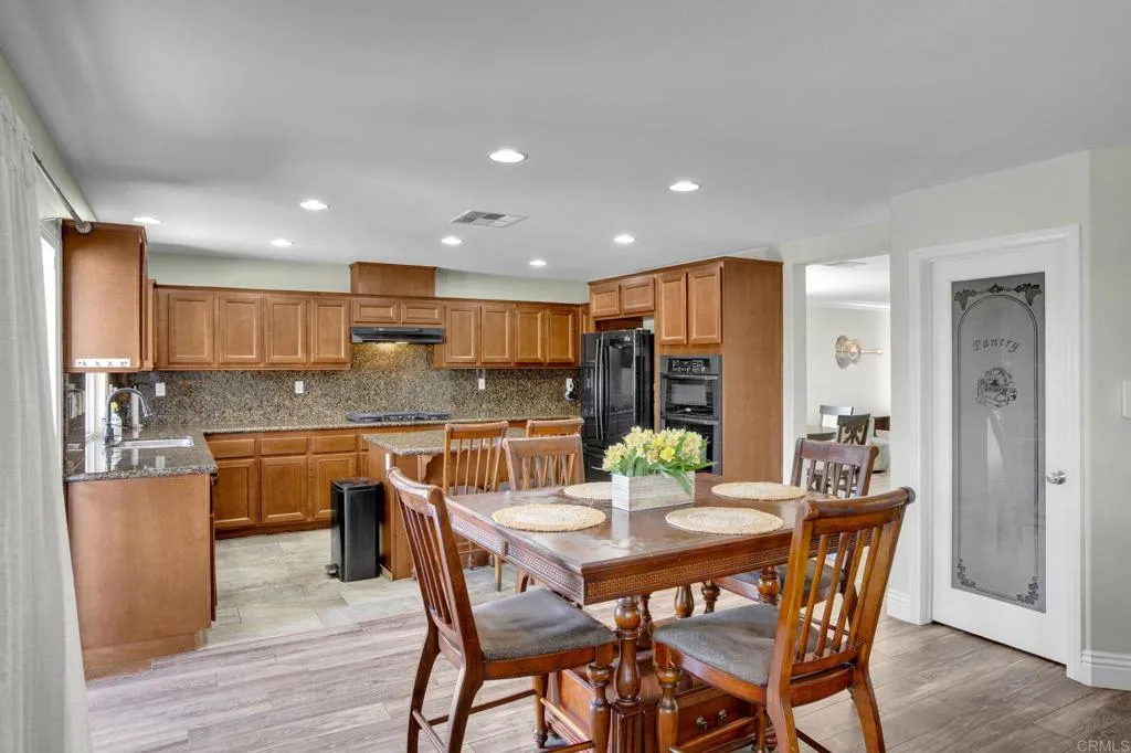 https://cdn.realtyfeed.com/cdn/127/306706548/7d7762a7e81d587e8843fb4e1125e458.webp