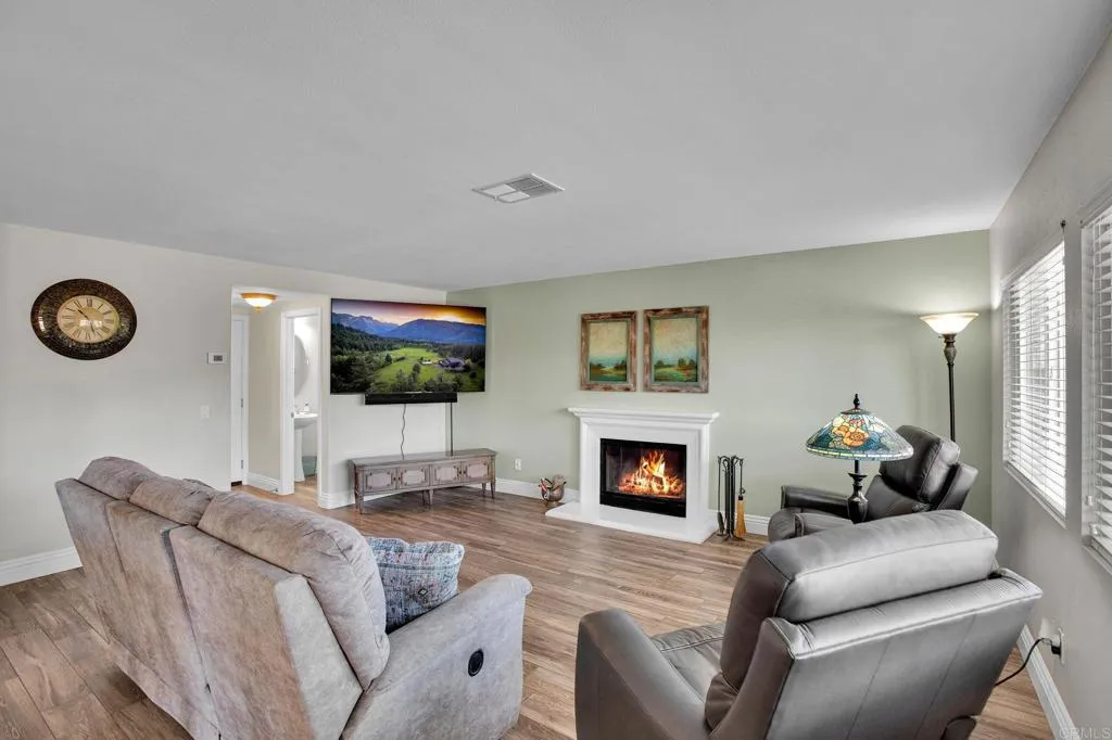 https://cdn.realtyfeed.com/cdn/127/306706548/da3f9319e00aa95ae3f20953ece4734e.webp