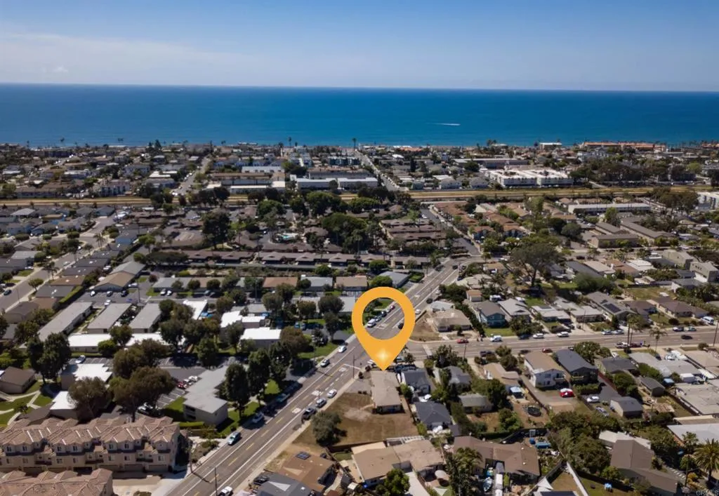https://cdn.realtyfeed.com/cdn/127/306706597/fac6820744f877f33dfebe5b41c4190d.webp