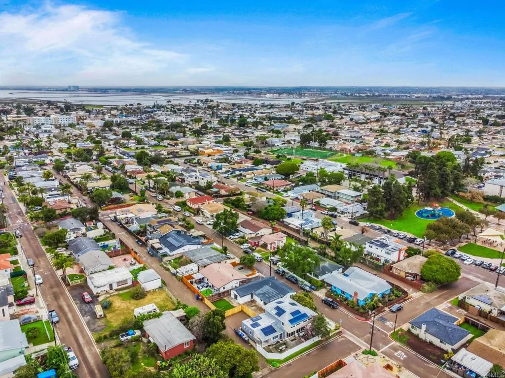 https://cdn.realtyfeed.com/cdn/127/306706678/84082eb69bda406d164e14fd70c0a877.webp