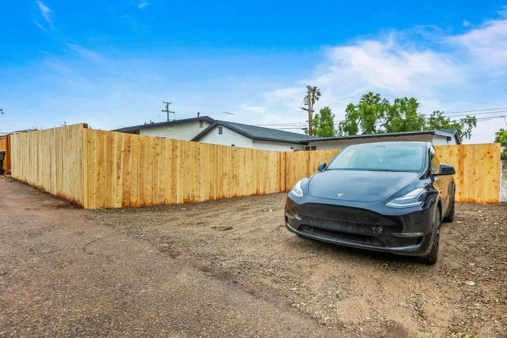 https://cdn.realtyfeed.com/cdn/127/306706678/87592004de52f0efb9a5c1c6188270b8.webp