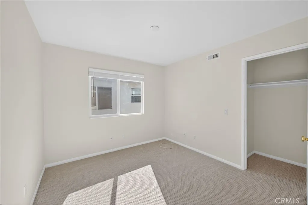 https://cdn.realtyfeed.com/cdn/127/306706743/4906e114183ca79e9da4bdebc2a6214c.webp