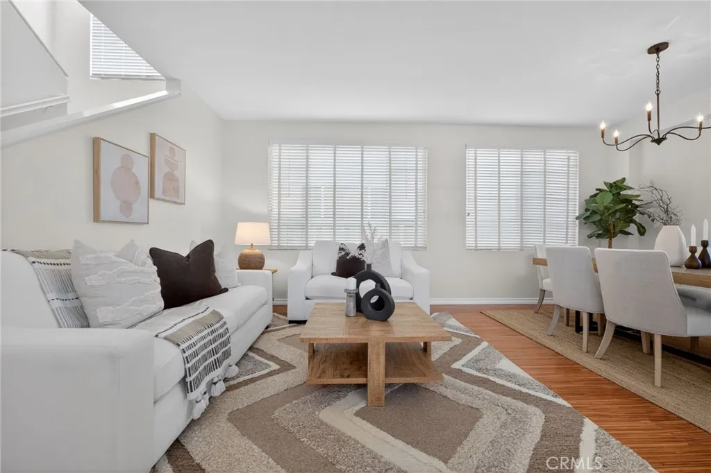 https://cdn.realtyfeed.com/cdn/127/306706743/a9bf067eab5eec477921a89b7da62ea4.webp