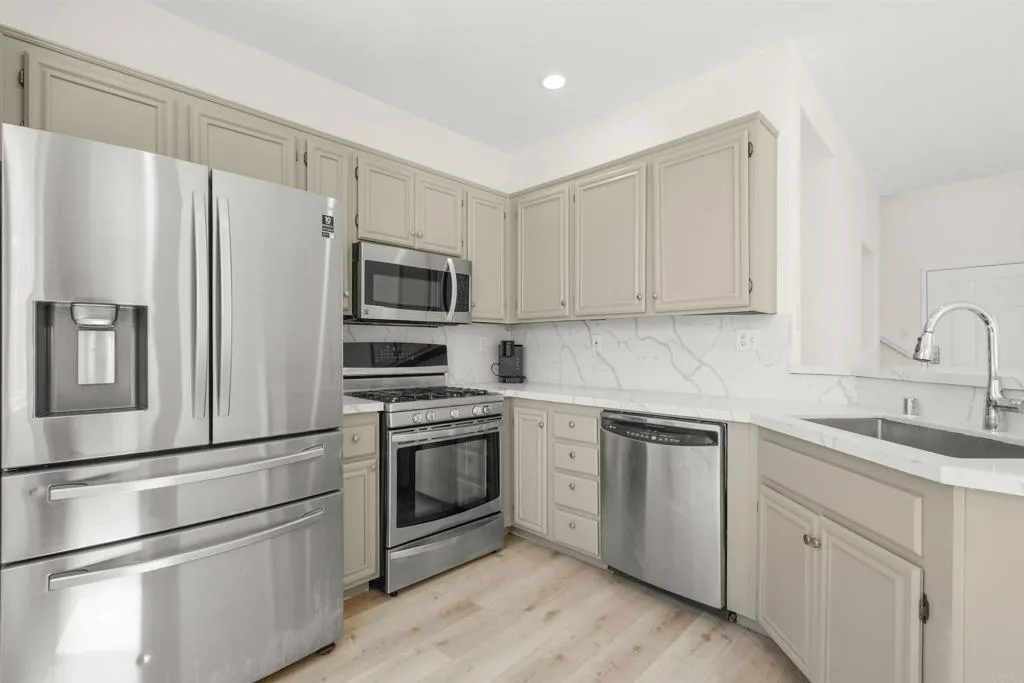 https://cdn.realtyfeed.com/cdn/127/306706844/8f87b31996162f9f8bdccb51263913c6.webp