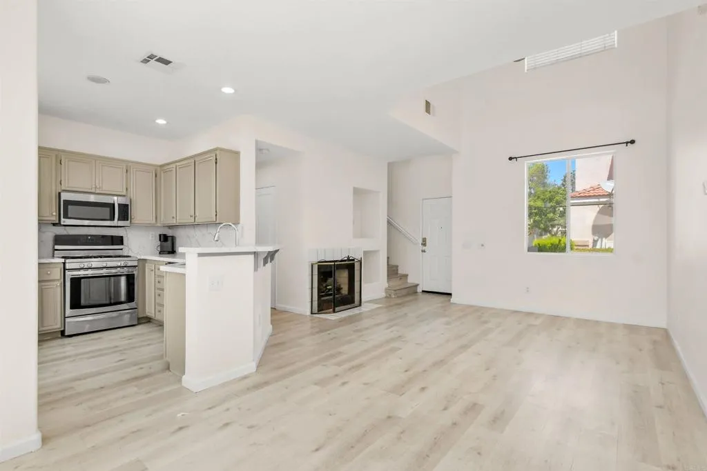https://cdn.realtyfeed.com/cdn/127/306706844/b083b7517fad5c056546bbcb240d4acc.webp