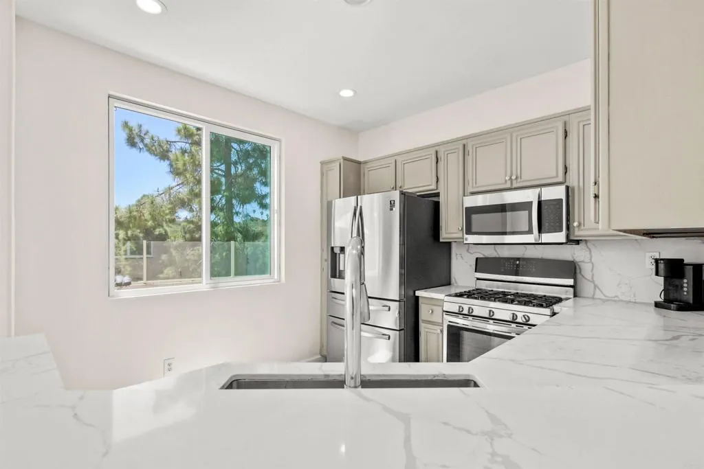 https://cdn.realtyfeed.com/cdn/127/306706844/fb43ec29028bc29bcd4cba8e5f1c1ef3.webp