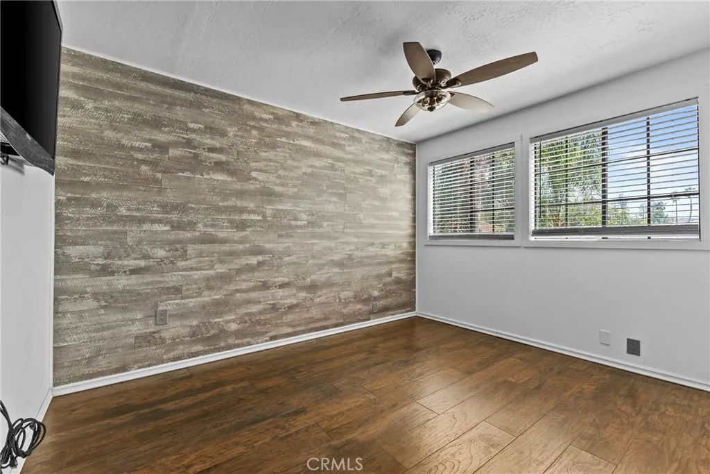 https://cdn.realtyfeed.com/cdn/127/306706871/b13d5389b12b7f6fdfb2758f7c2f670b.webp