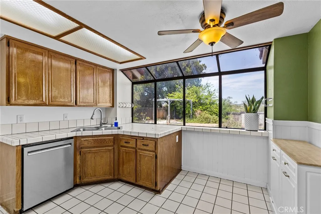 https://cdn.realtyfeed.com/cdn/127/306706871/c2a2aa9ab4775d3750e747c49a7556a3.webp