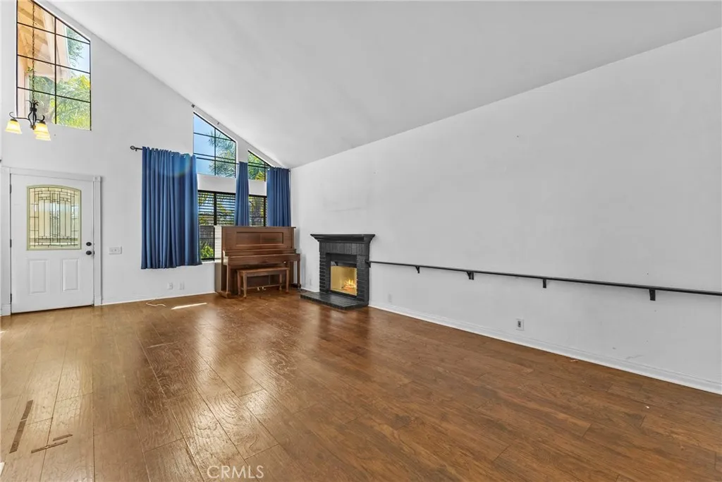 https://cdn.realtyfeed.com/cdn/127/306706871/d601f206cf31c9947d82890450e9e319.webp