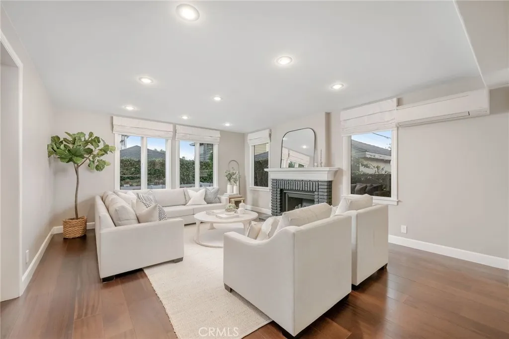 1704 Poinsettia, Manhattan Beach, CA, 90266