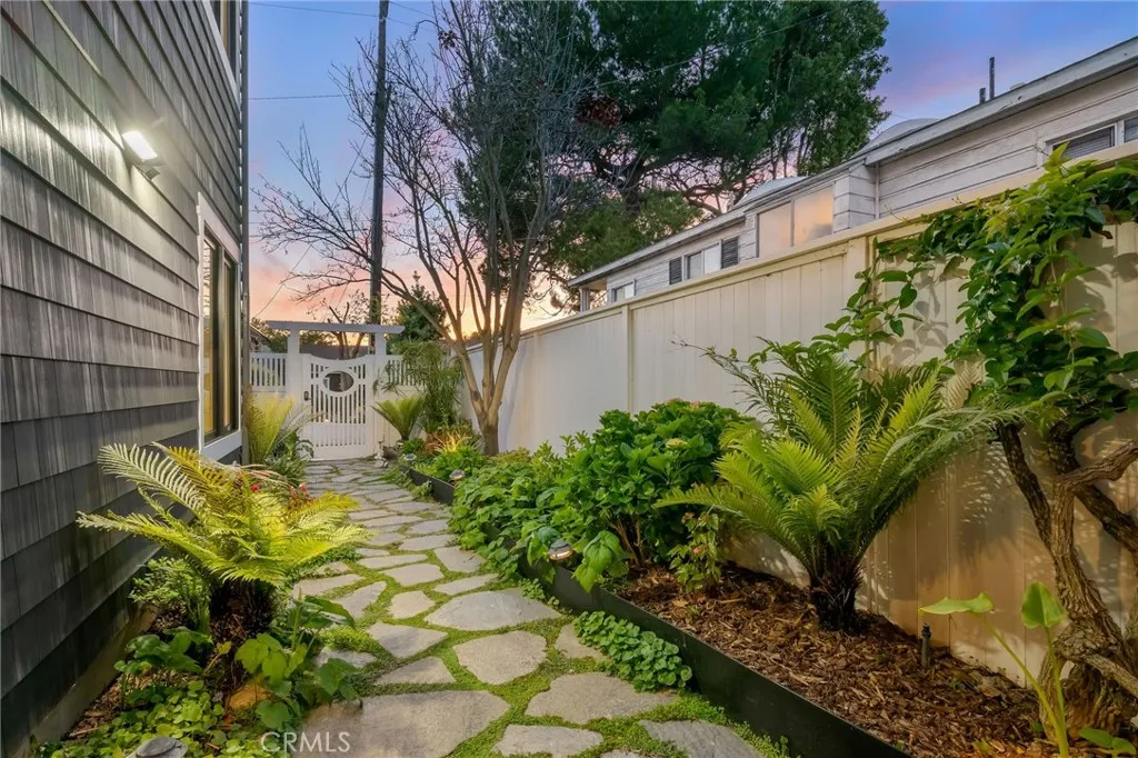 1704 Poinsettia, Manhattan Beach, CA, 90266
