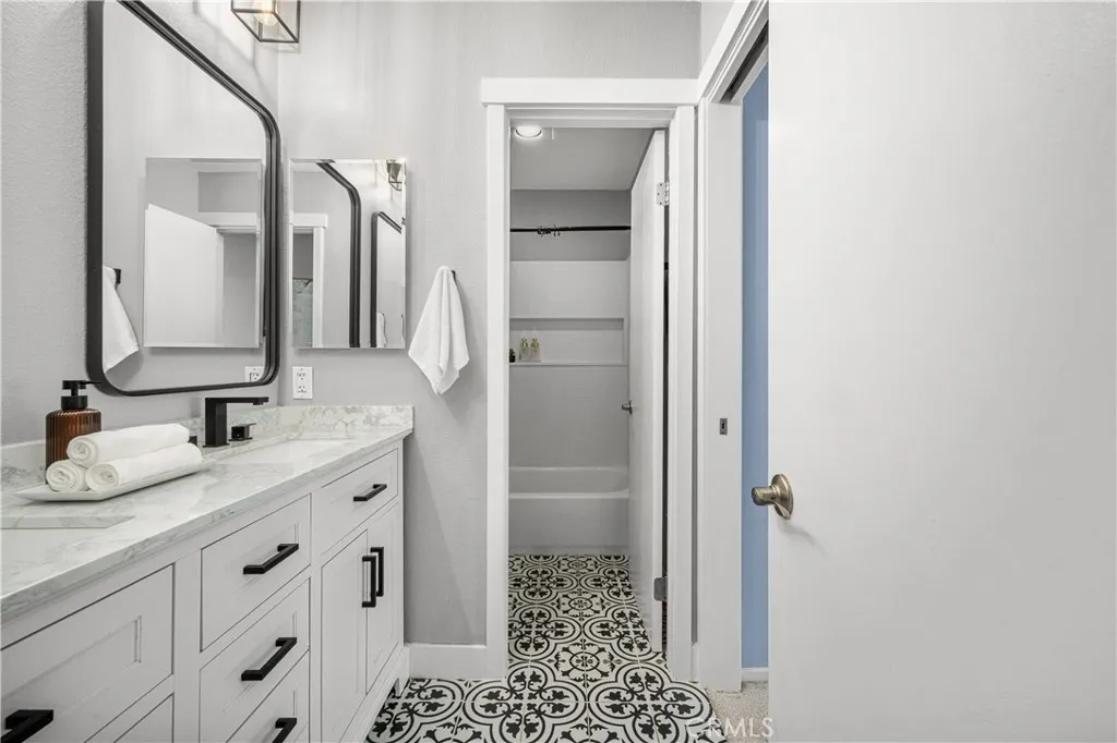 https://cdn.realtyfeed.com/cdn/127/306706909/0f5dab71a1cd8327c5838beb9b061581.webp