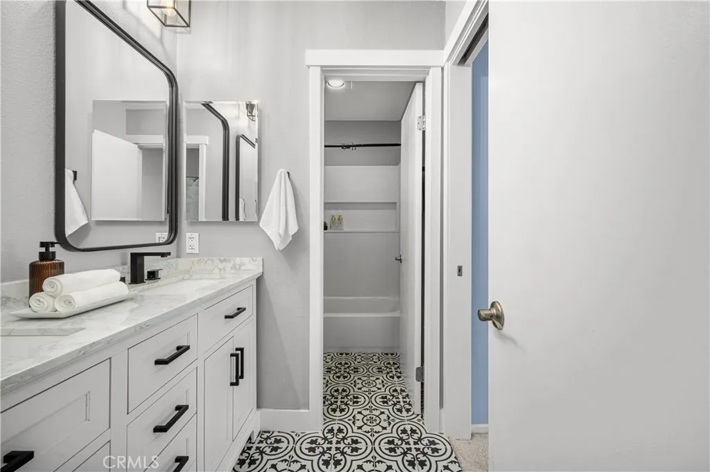 https://cdn.realtyfeed.com/cdn/127/306706909/11bb4d76f4824ef99f6cb5a2f0ccc8ba.webp