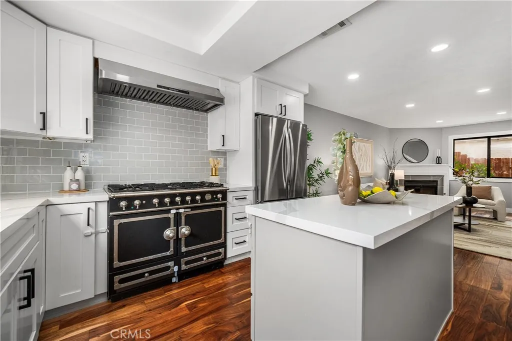 https://cdn.realtyfeed.com/cdn/127/306706909/4def1715acbdbe9495e7eba75d743807.webp