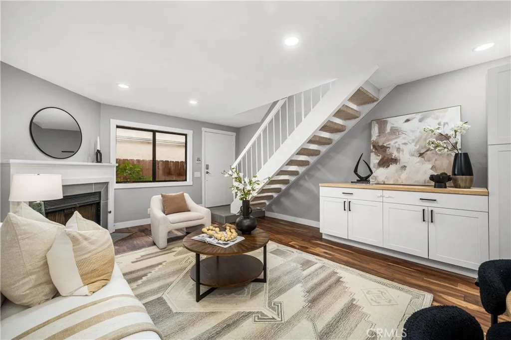 https://cdn.realtyfeed.com/cdn/127/306706909/831b45585a0b8893ec850d72031fa4ae.webp