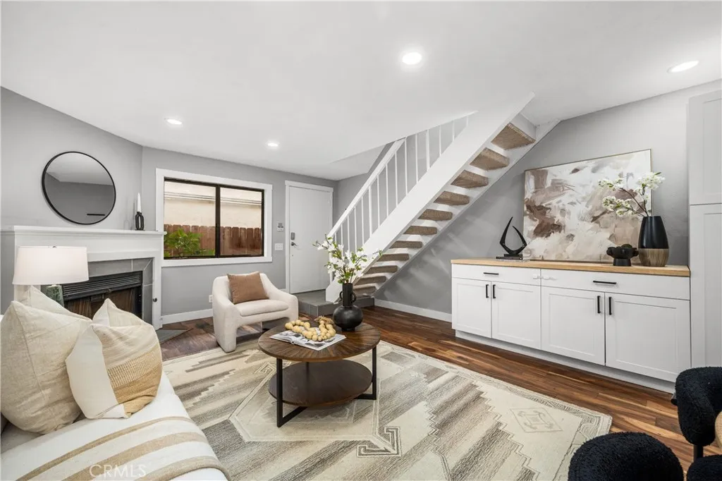 https://cdn.realtyfeed.com/cdn/127/306706909/90c20d8d6b5a9913a7d9b6359d227a4d.webp