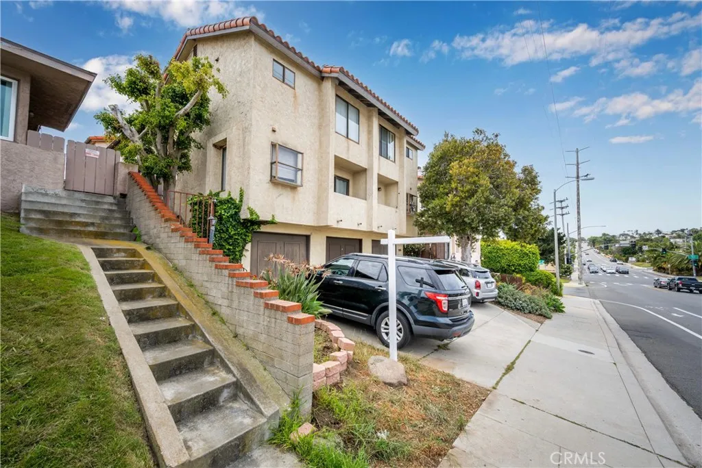 https://cdn.realtyfeed.com/cdn/127/306706909/9d9af56b7b5f4568a3af4ebccfefb083.webp