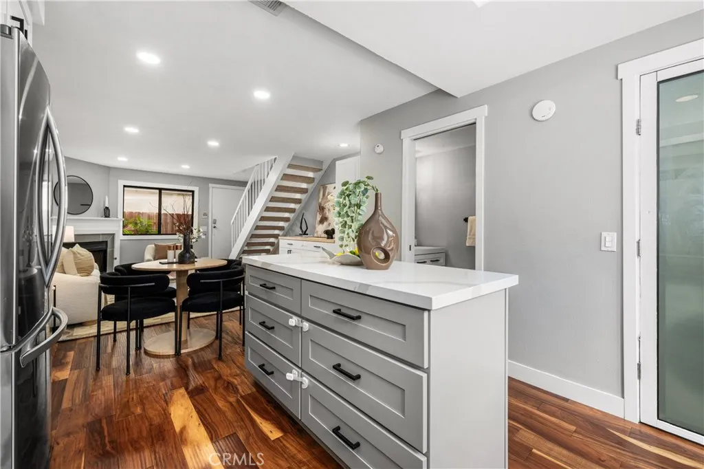 https://cdn.realtyfeed.com/cdn/127/306706909/b1c3b11245dac30fe66062933137a947.webp