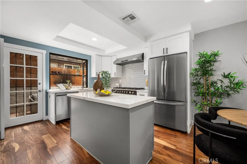 https://cdn.realtyfeed.com/cdn/127/306706909/babb683d5e74eed2d5bae863ba6d0579.webp
