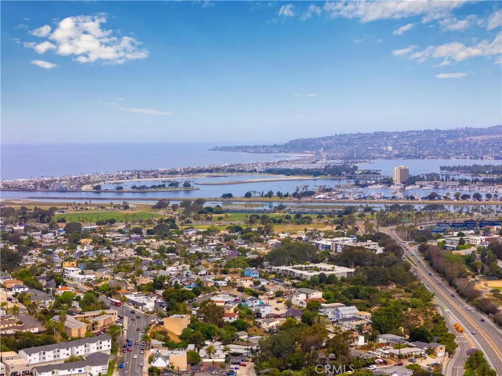 https://cdn.realtyfeed.com/cdn/127/306706909/bf23f1a3ed5b237d478658271e9a8d1e.webp