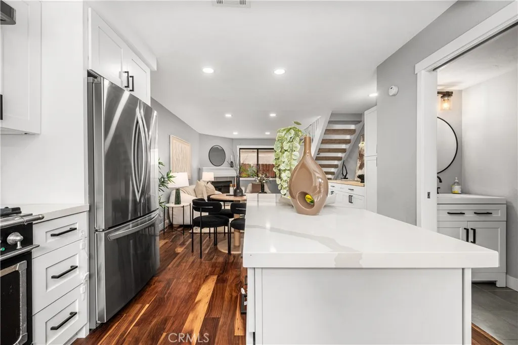 https://cdn.realtyfeed.com/cdn/127/306706909/da07e05698cdb297355daf1006f18884.webp