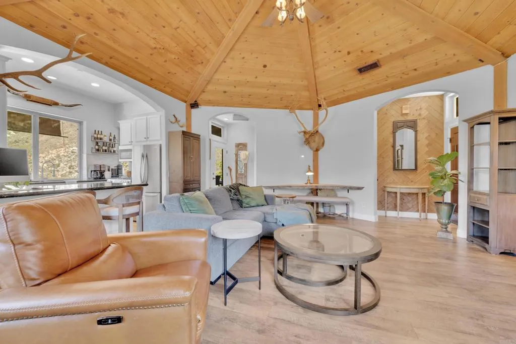 https://cdn.realtyfeed.com/cdn/127/306706952/02655b9fbaf13d8ce7f49c49fbf515b5.webp