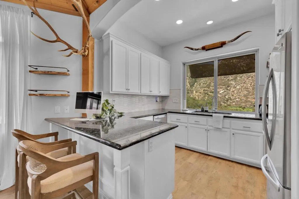 https://cdn.realtyfeed.com/cdn/127/306706952/3a6ba21cf70d20678a4d3da7a4dfae1b.webp