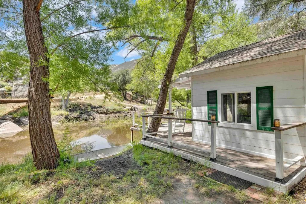 https://cdn.realtyfeed.com/cdn/127/306706952/3d405eb4b7832103fa9c687fe785bd64.webp