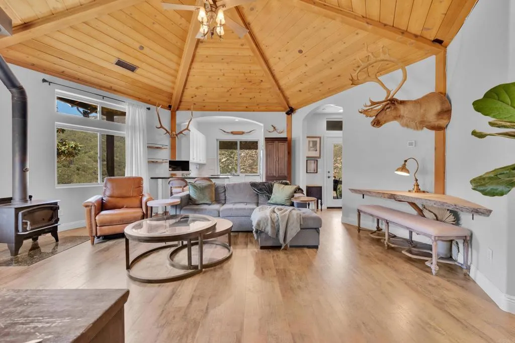 https://cdn.realtyfeed.com/cdn/127/306706952/a7524b0bb054a5233e6ad21206c95b1c.webp
