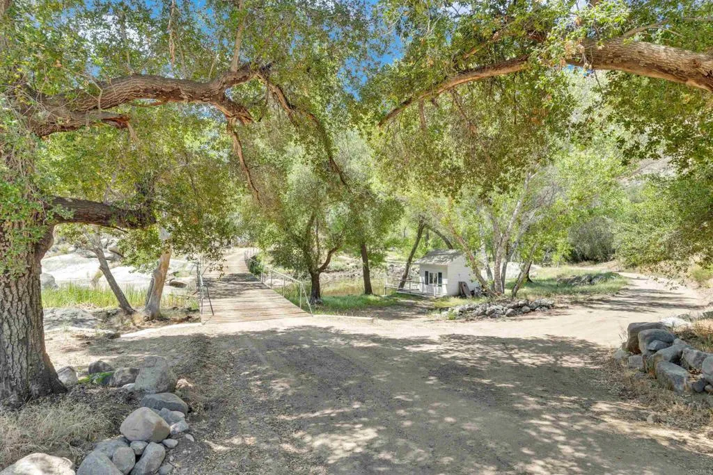 https://cdn.realtyfeed.com/cdn/127/306706952/c71baf3e4328fcf41b89e97672291be8.webp