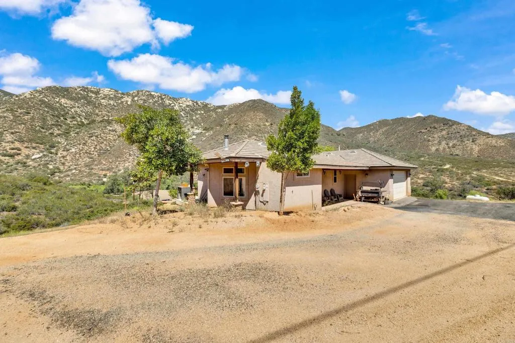 https://cdn.realtyfeed.com/cdn/127/306706952/db0d59b015432649455edb43eb2a5fef.webp