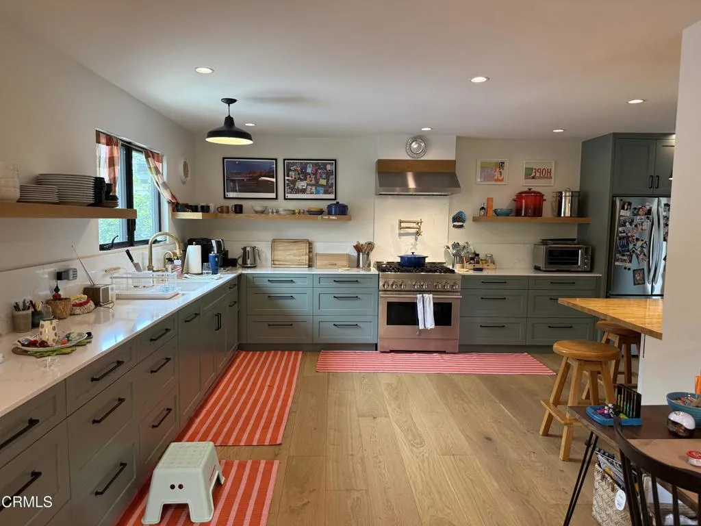 Altadena, CA 91001