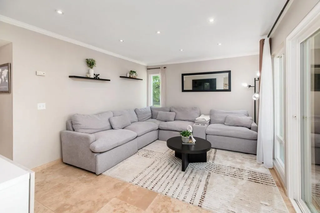 https://cdn.realtyfeed.com/cdn/127/306706990/7c97fa94e906eca46c2ae5c1c1e5d7cc.webp