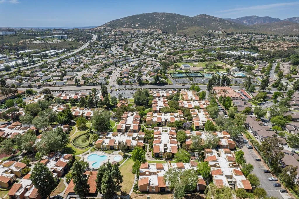 https://cdn.realtyfeed.com/cdn/127/306706990/cc71cbd532704c0a5c487cfe4cf4bd38.webp