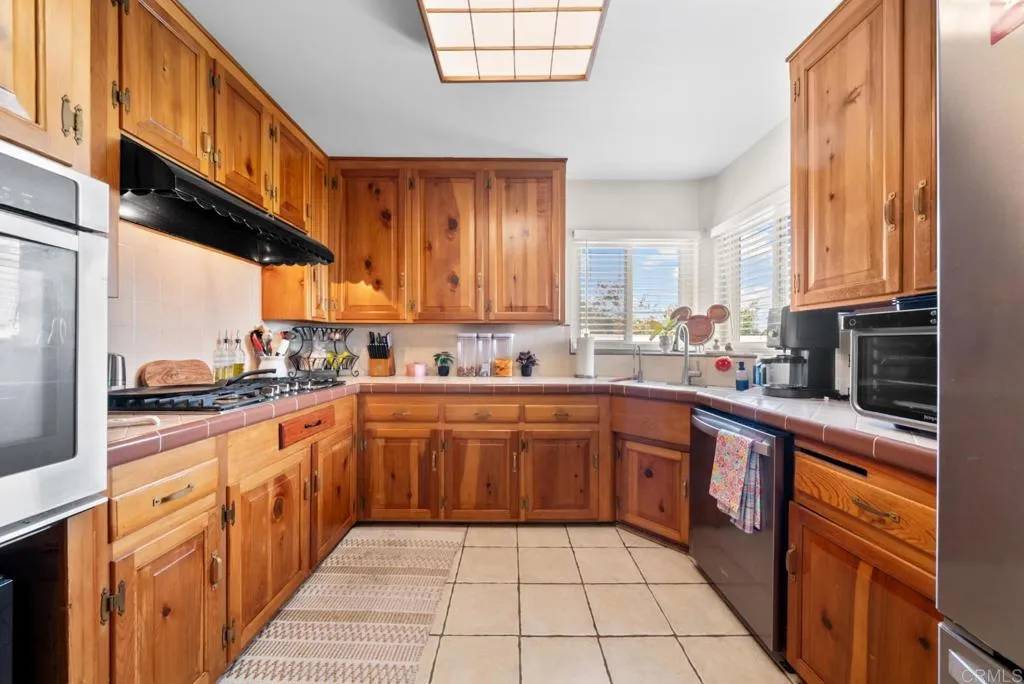https://cdn.realtyfeed.com/cdn/127/306706999/563245de0ece9a01a2178ed34226c2e3.webp