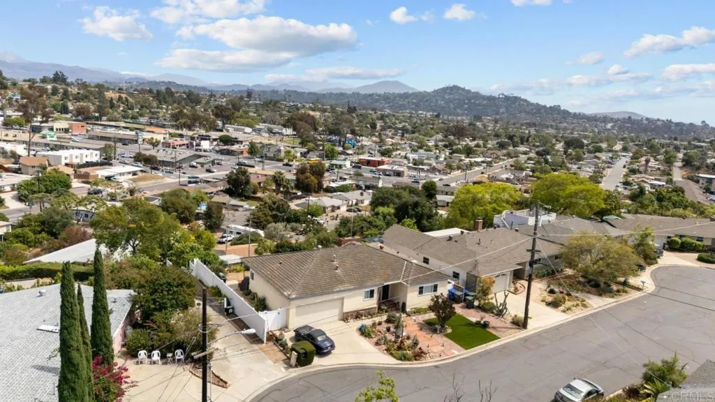 https://cdn.realtyfeed.com/cdn/127/306706999/5b76fd34ab277e4ace274ae1f6880428.webp