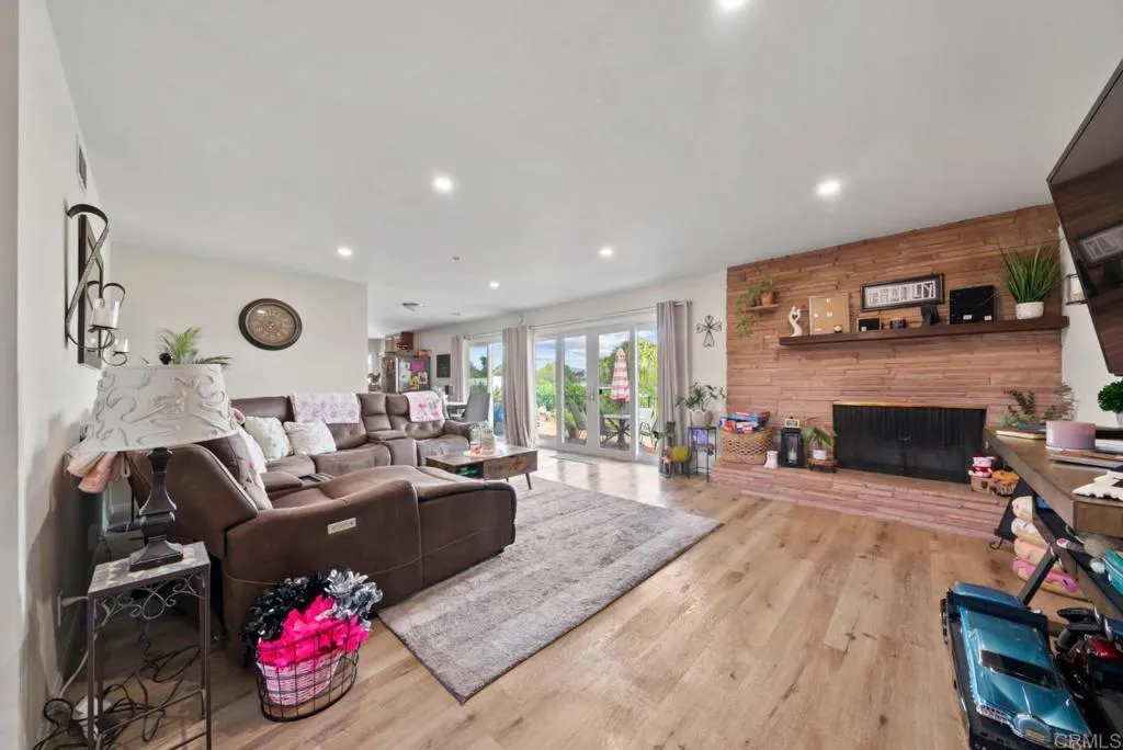 https://cdn.realtyfeed.com/cdn/127/306706999/9317bfd08d537bd662f8b61cebecbee5.webp