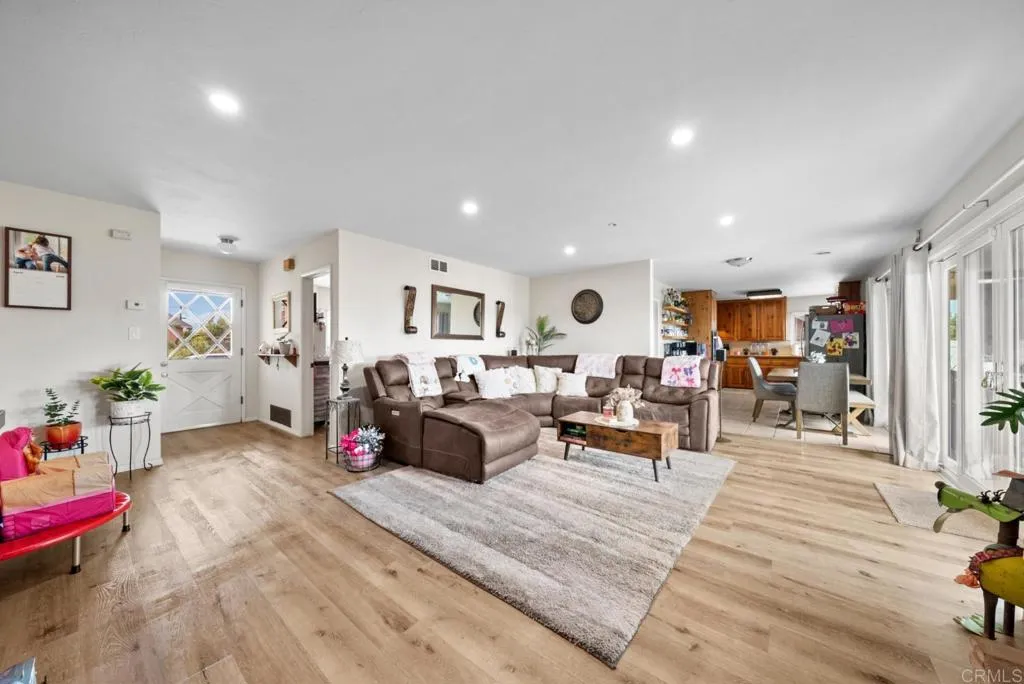 https://cdn.realtyfeed.com/cdn/127/306706999/d48a965f11b099c81eb083b77f6f7d18.webp