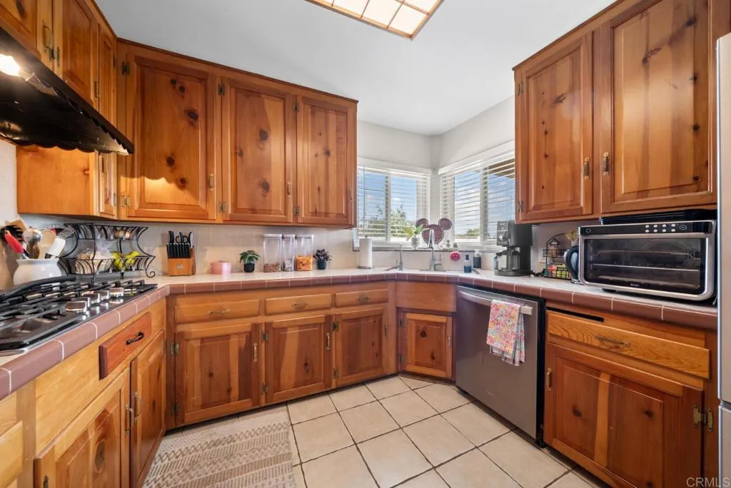 https://cdn.realtyfeed.com/cdn/127/306706999/e991f9619a2bef0f4ac43cad8bb75bab.webp