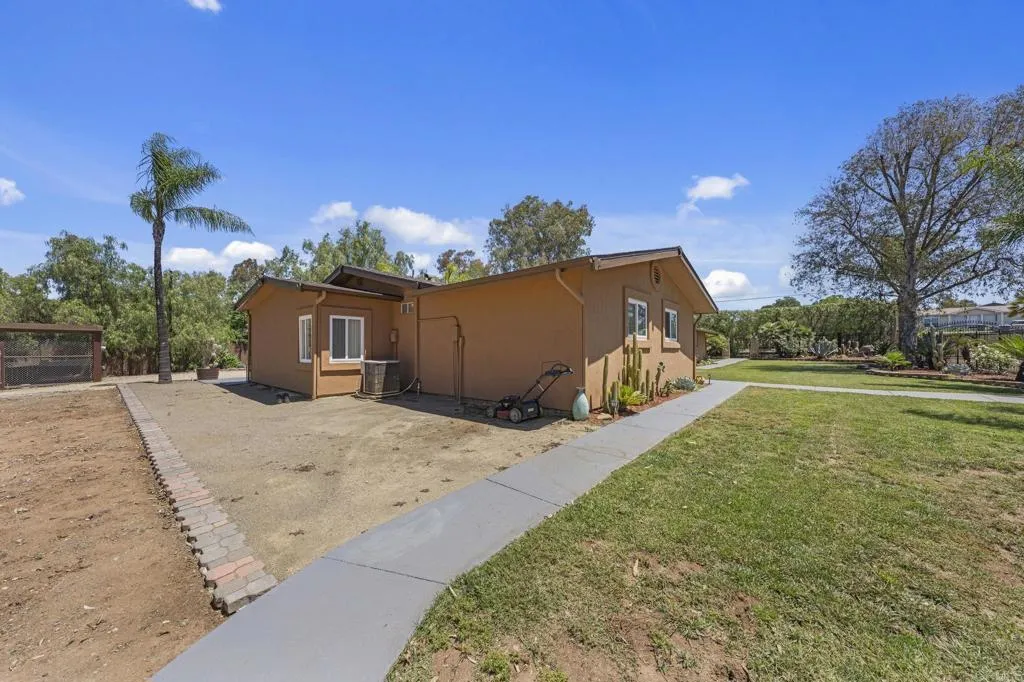https://cdn.realtyfeed.com/cdn/127/306707092/55ca019f9d99a7374bac722f7818ef0f.webp