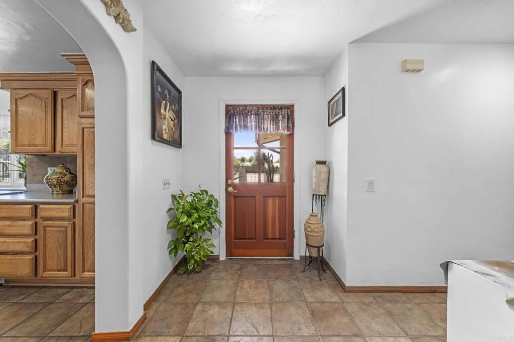 https://cdn.realtyfeed.com/cdn/127/306707092/e6878637d48649baeb26ae436f7da545.webp