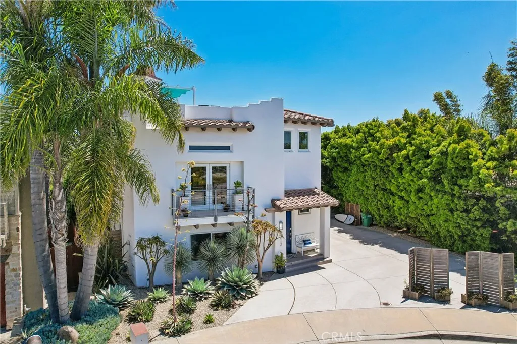 https://cdn.realtyfeed.com/cdn/127/306707184/393bda162eba60f9129bd96aea482fe8.webp