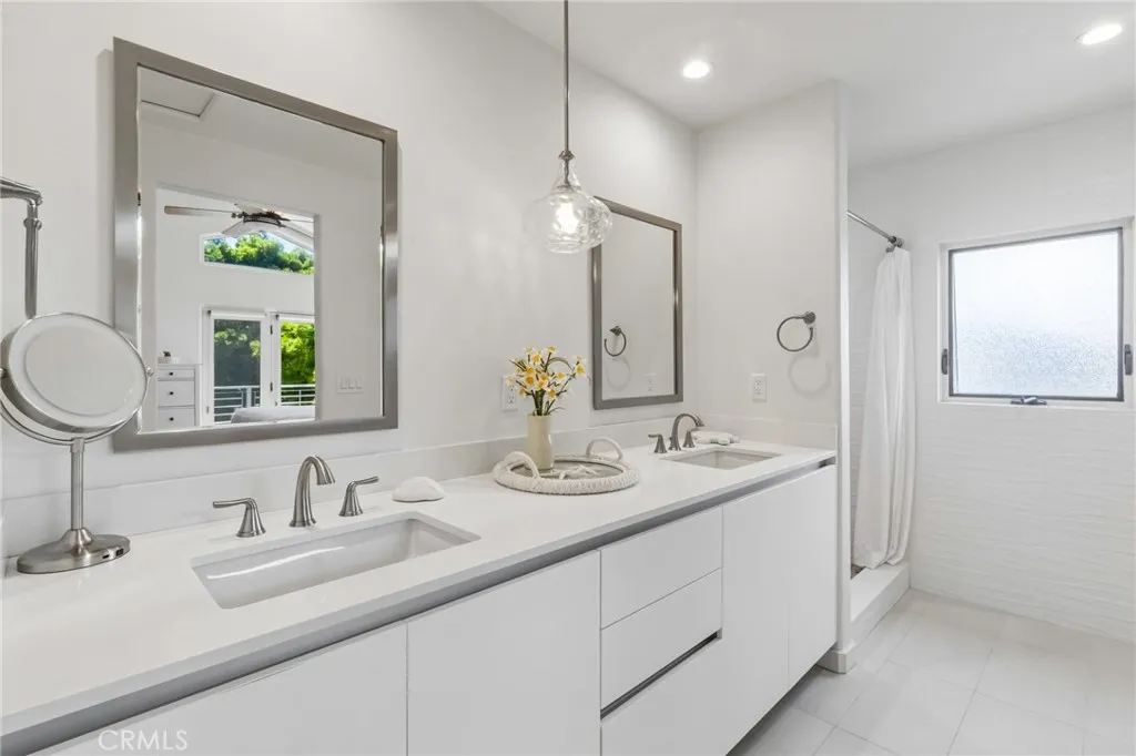 https://cdn.realtyfeed.com/cdn/127/306707184/4db659be703c746aecb702076f3b0da4.webp